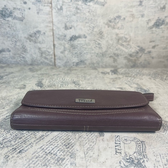 Fossil Brown Leather Trifold Wallet with Check Book - Picture 6 of 12